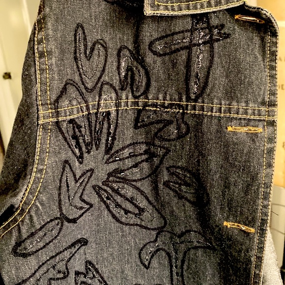 Black faded or grayish embroidery denim jacket - Picture 10 of 10